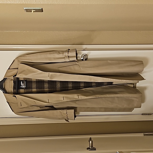 EUC Vintage Ladies' London Fog Trench Coat with Zip-out Lining Size 8 - Picture 8 of 16